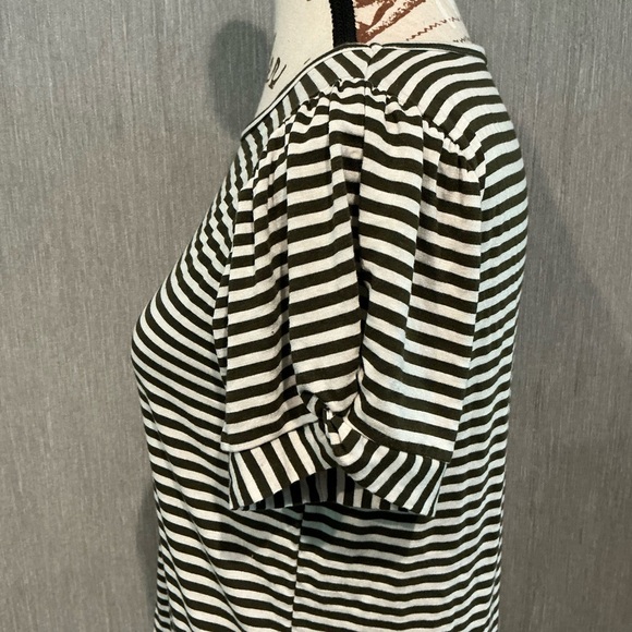 Staccato Olive Green and White Fitted Short Sleeve Tee Size XS - Picture 4 of 9